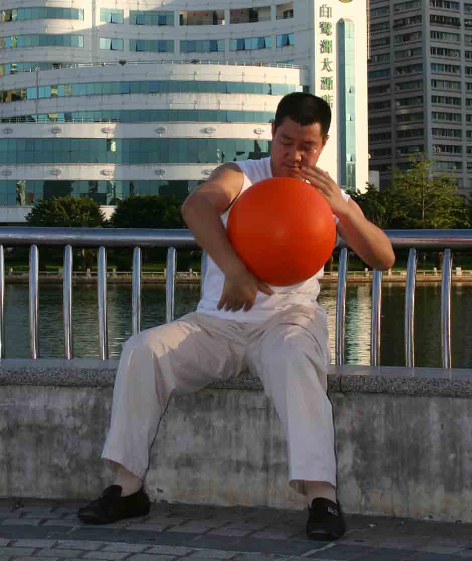 陈映池老师示范悠然太极球