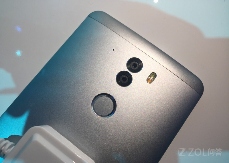 360奇酷尊享版和旗舰版有什么区别