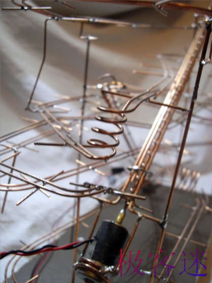 第七步:试验第六步:制作钢珠升降器第五步:拐角处的技巧第四步:轨道