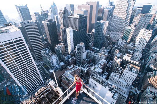 美爆了日本摄影师拍摄纽约高楼顶上的女模组图