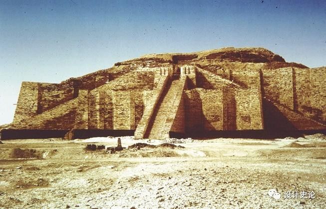 这些高塔实际都是神庙,每个城邦中都要建一座或是几座高耸的塔庙.