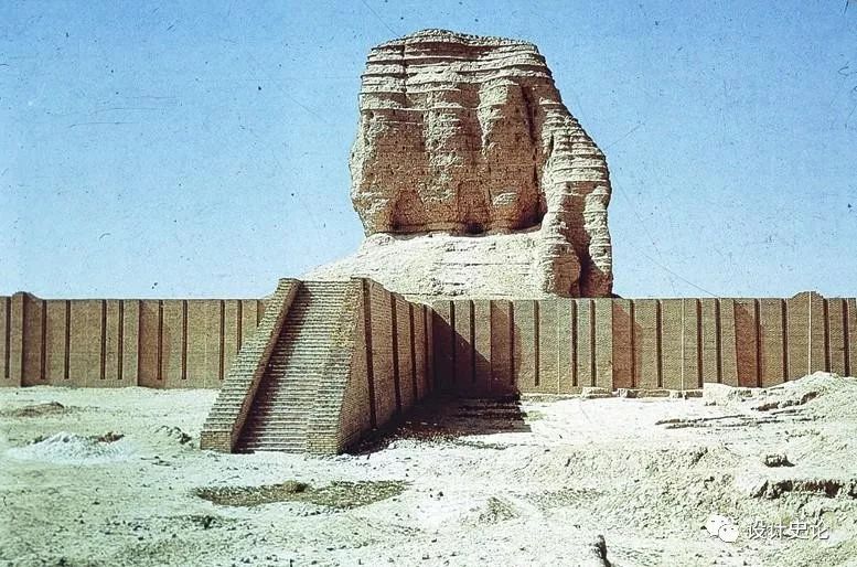 说起来两河流域的古代城邦早就有建造高塔的传统,并形成了这一地区