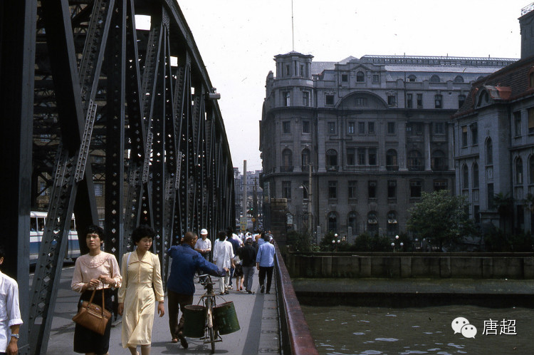外白渡桥旁的浦江饭店,上海大厦.