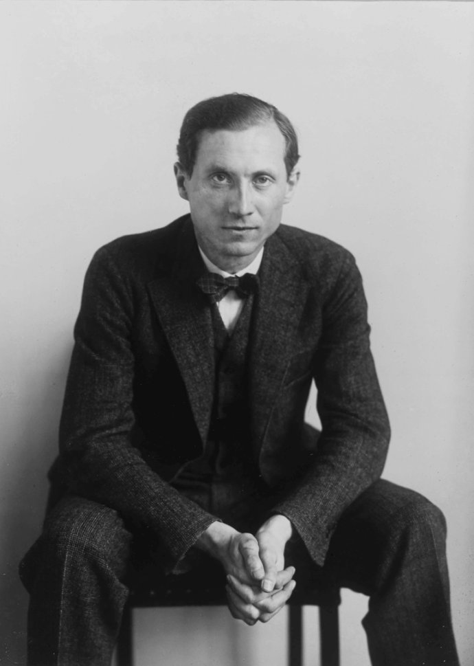 奥古斯特·桑德:20世纪初的德国时代面孔