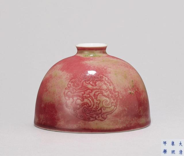 瓷器鉴定真知堂:美人醉的色调与钧红,祭红,郎窑红相反,在绝大多数情况