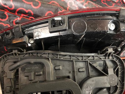 2016款2018款polo尾灯拆卸更换灯泡