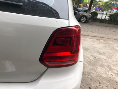 2016款2018款polo尾灯拆卸更换灯泡