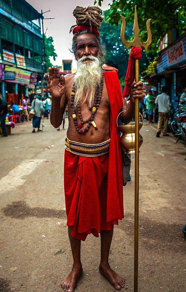 揭秘印度苦行僧令人诡异的修行