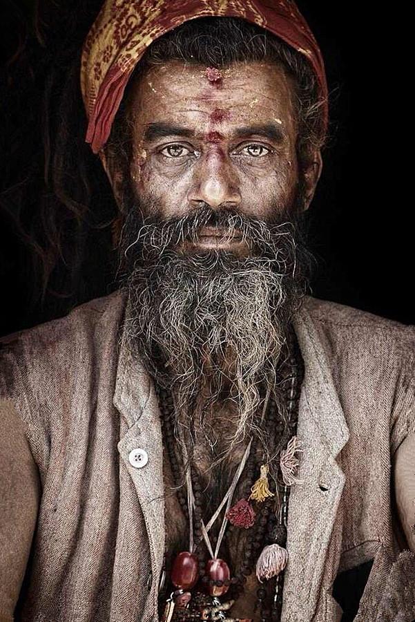 揭秘印度苦行僧令人诡异的修行