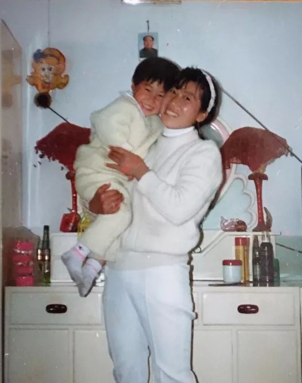 "李焕英"年轻时的照片来了!