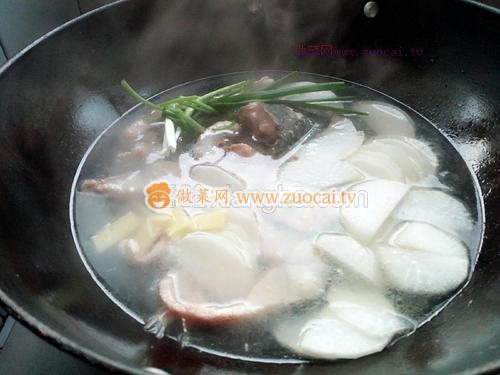 黑鱼白萝卜汤的做法