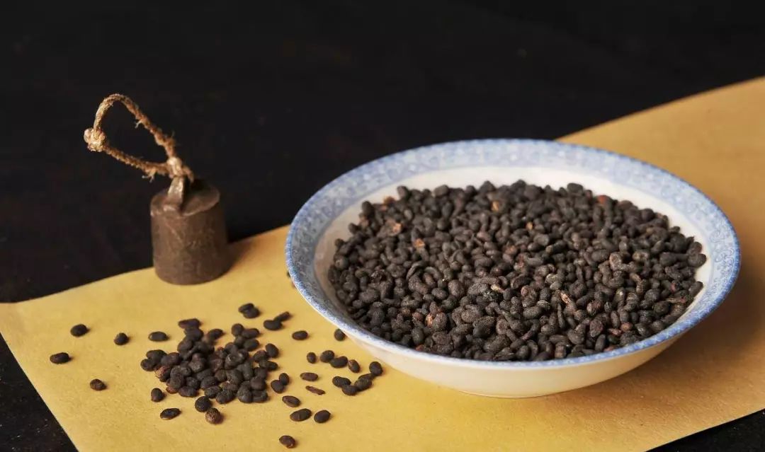 5种乌发常用中药及配方