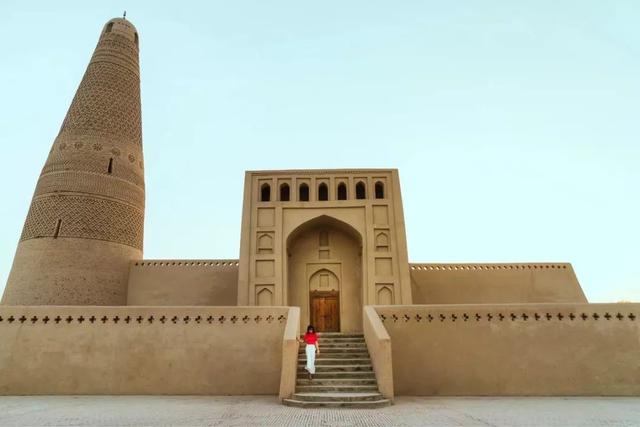 ▽苏公塔▽柏孜克里克千佛洞▽高昌故城▽吐峪沟麻扎村▽坎儿井▽交河